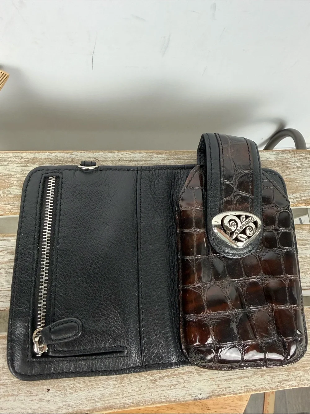 Brighton Eves Delight leather cell phone and card pouch wallet croc embossed